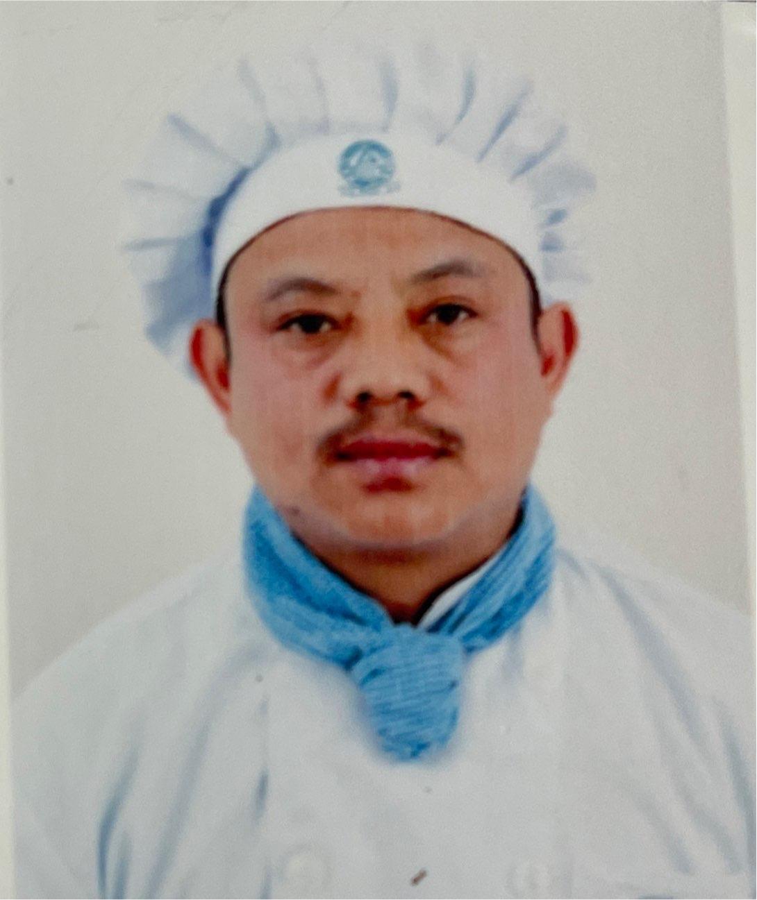 Mr . Aakas Tamang